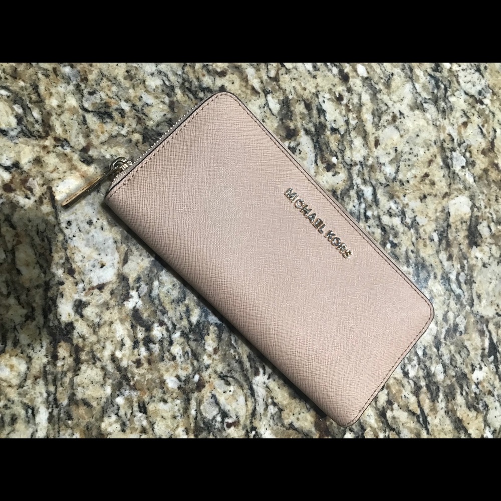 Micheal Kors Wallet